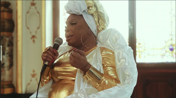 Elza ao vivo no Municipal