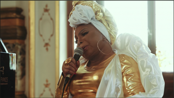 Elza ao vivo no Municipal